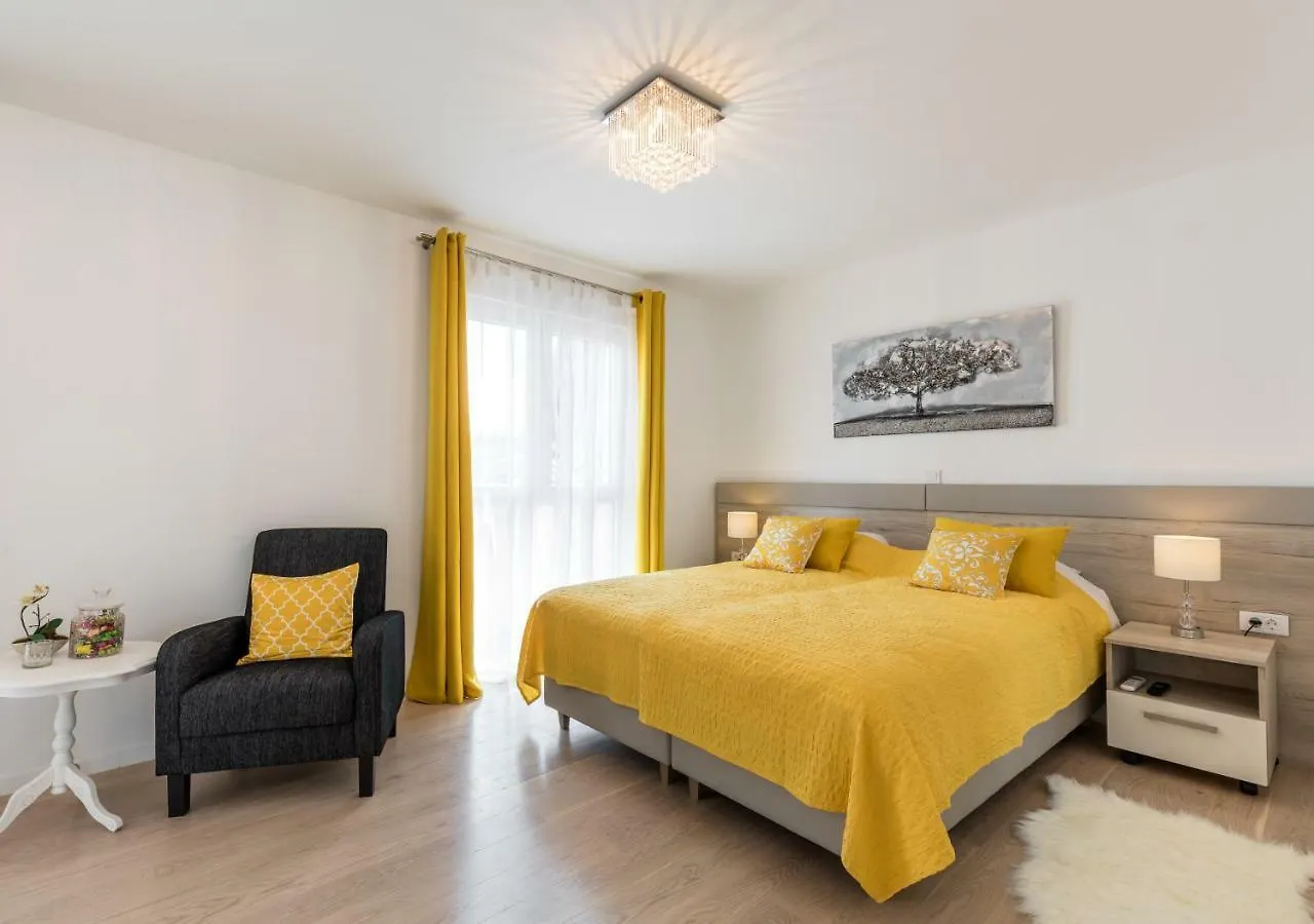 Luxury Room & Studio Stella Maris Σπλιτ